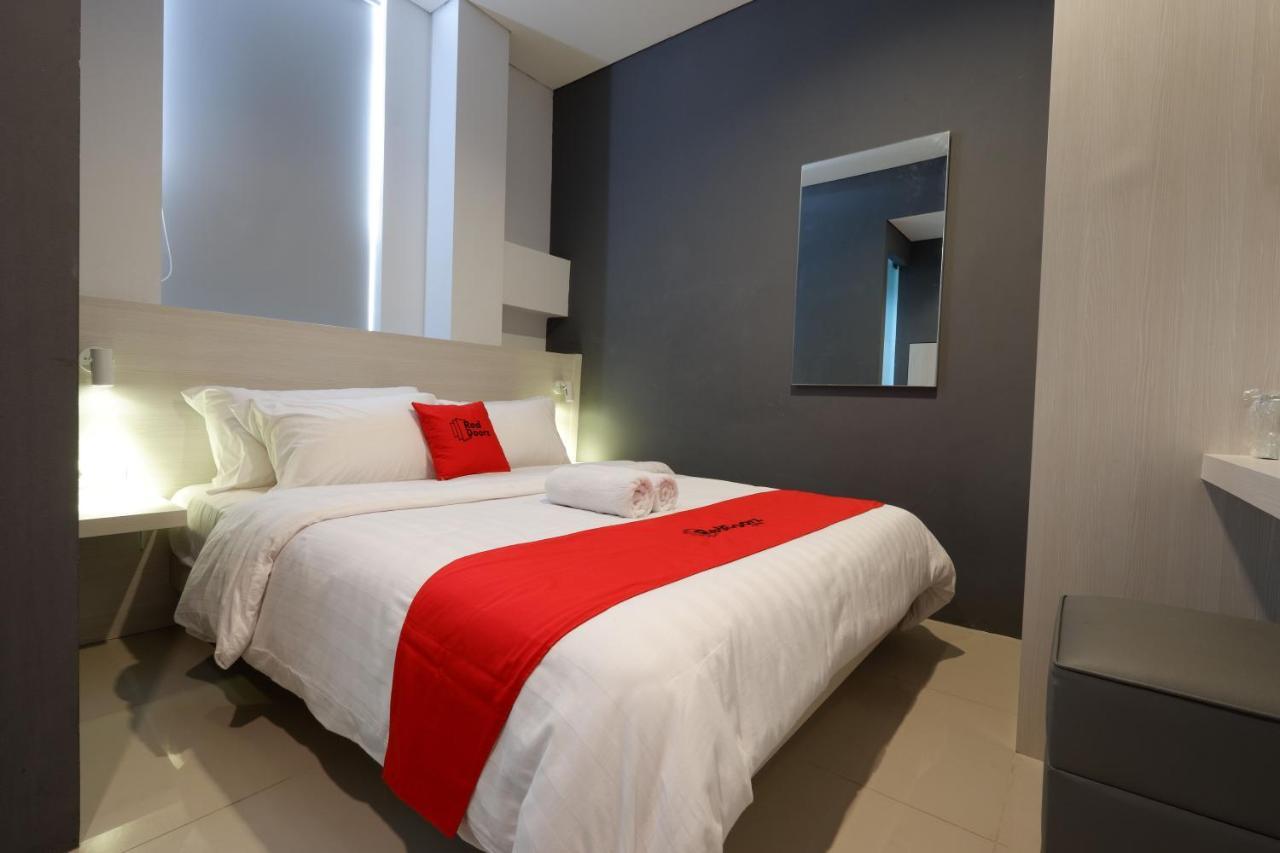 Reddoorz Plus Near Ciputra Mall Simpang Lima Semarang Esterno foto