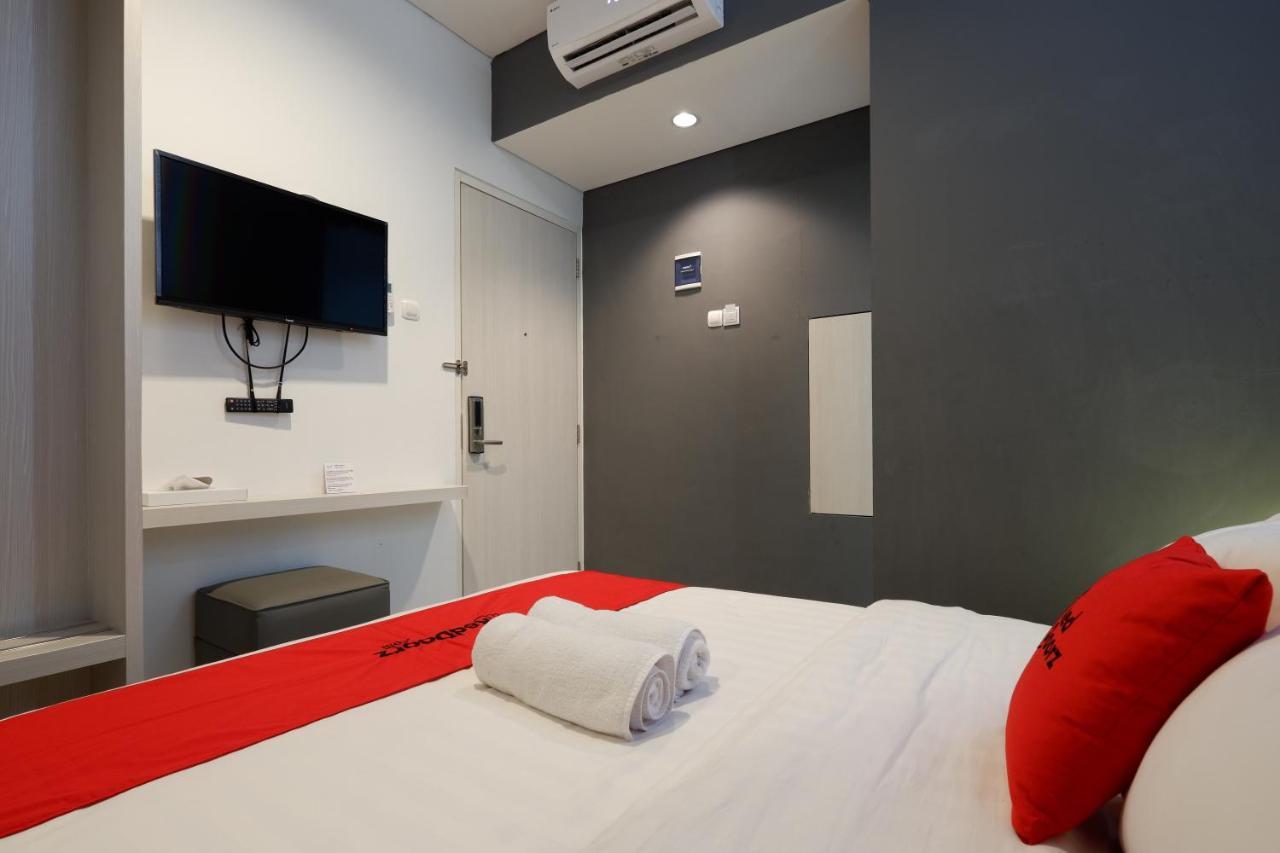 Reddoorz Plus Near Ciputra Mall Simpang Lima Semarang Esterno foto
