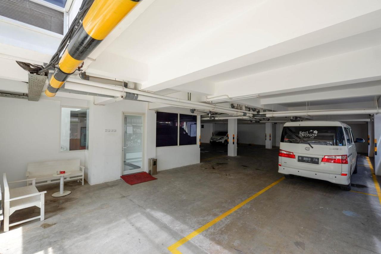Reddoorz Plus Near Ciputra Mall Simpang Lima Semarang Esterno foto